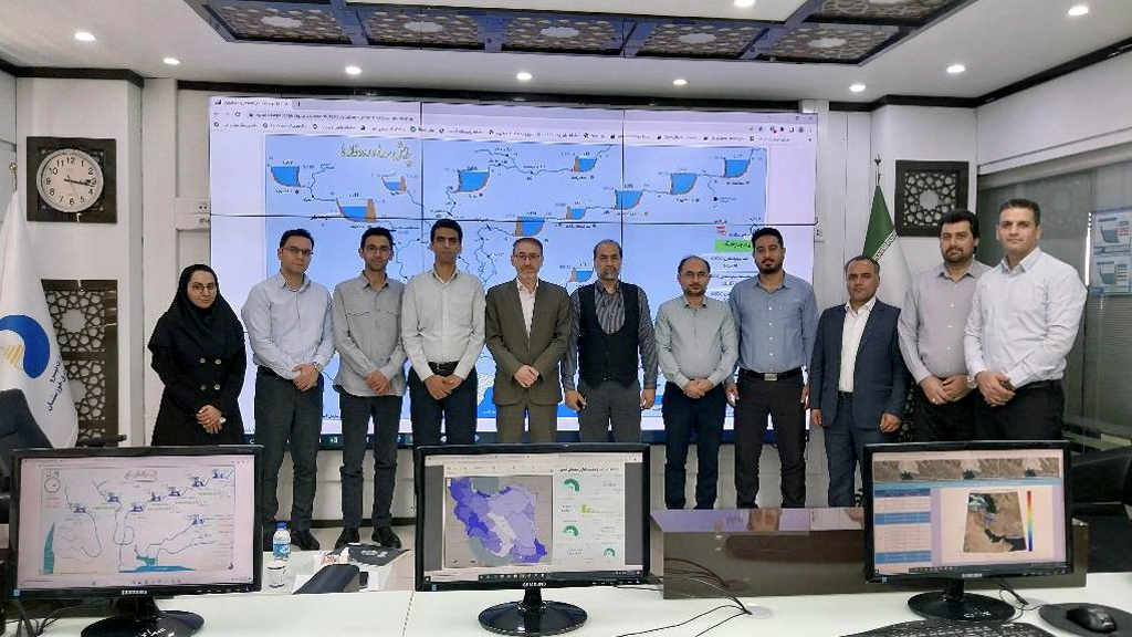 بازدید کارشناسان موسسه تحقیقات آب از سازمان آب و برق خوزستان